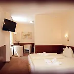 Der Kaiserhof Ried Hotell 4*